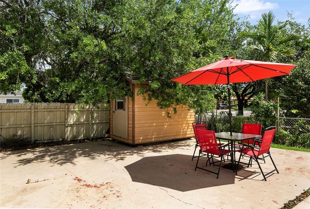 11335 NW 59th Ct, Hialeah, FL 33012