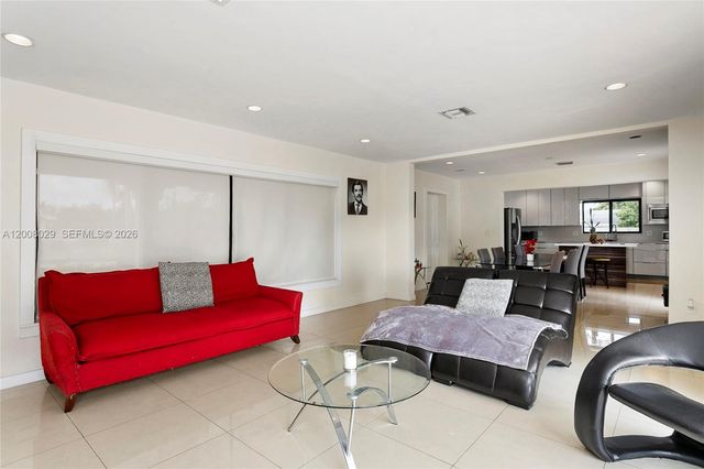 11335 NW 59th Ct, Hialeah, FL 33012