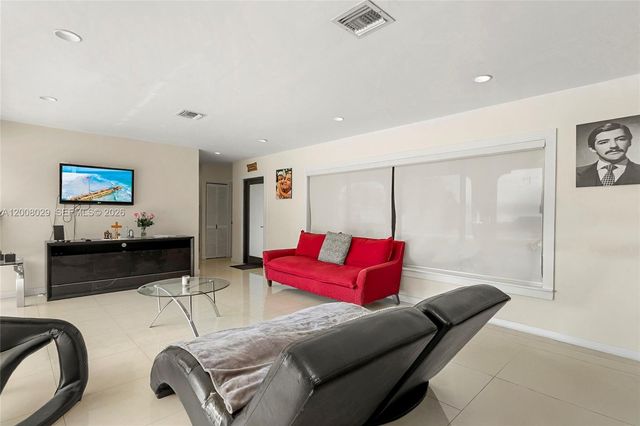 11335 NW 59th Ct, Hialeah, FL 33012