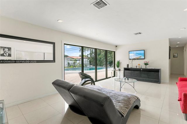 11335 NW 59th Ct, Hialeah, FL 33012