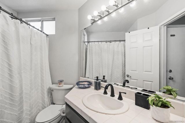 1593 Avenida Guillermo, Oceanside, CA 92056