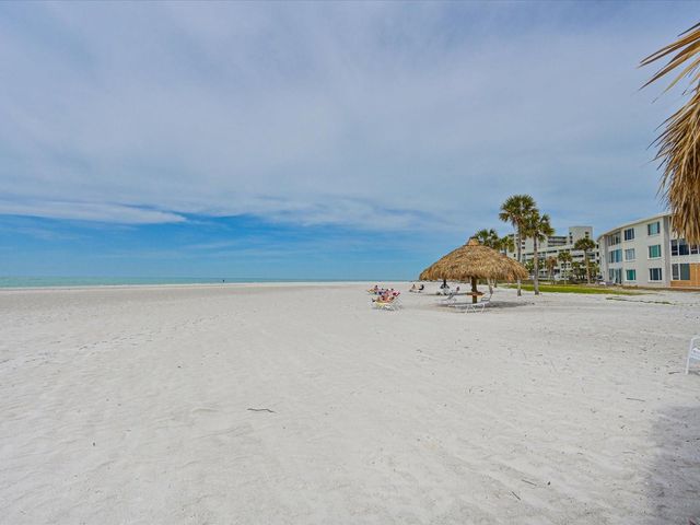 100 SANDS POINT ROAD 225, Longboat Key, FL 34228