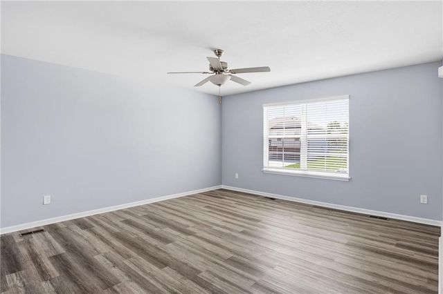 9712 E 221st Street, Peculiar, MO 64078