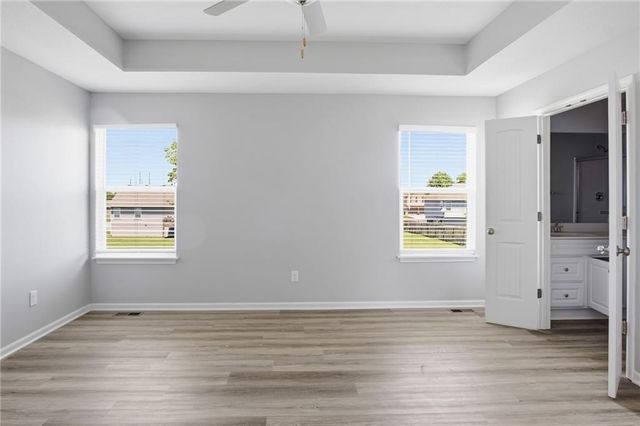 9712 E 221st Street, Peculiar, MO 64078