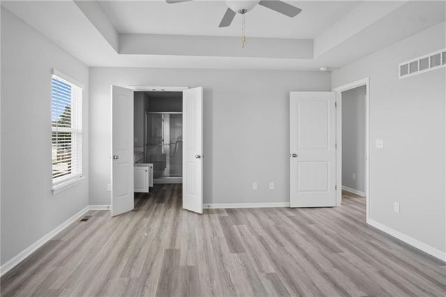9712 E 221st Street, Peculiar, MO 64078