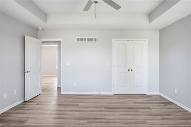 9712 E 221st Street, Peculiar, MO 64078