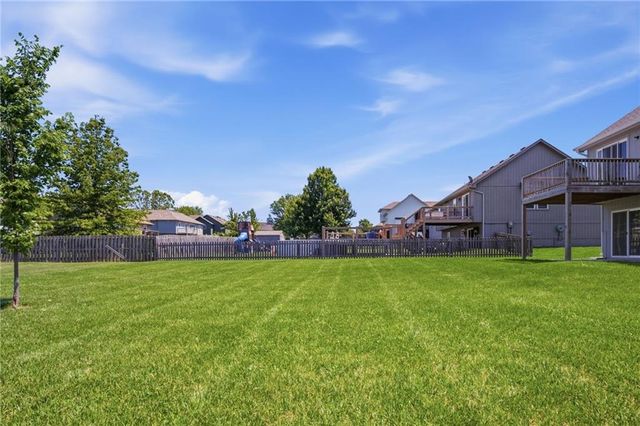9712 E 221st Street, Peculiar, MO 64078