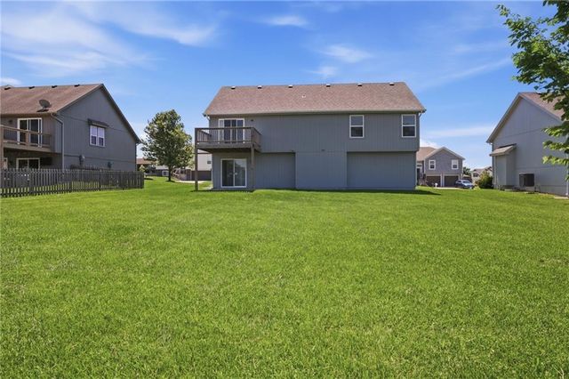 9712 E 221st Street, Peculiar, MO 64078