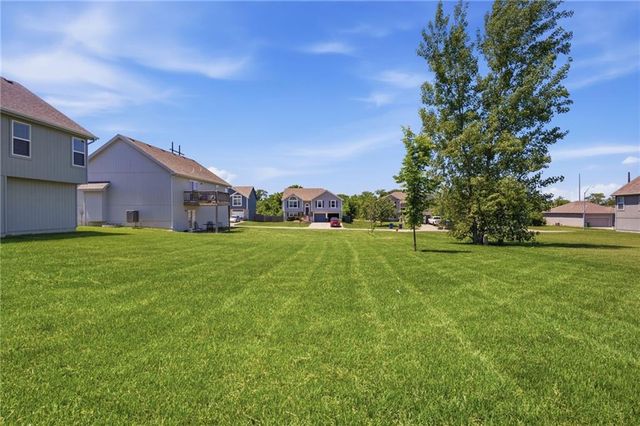 9712 E 221st Street, Peculiar, MO 64078