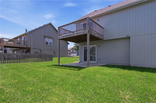 9712 E 221st Street, Peculiar, MO 64078