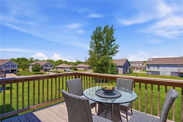 9712 E 221st Street, Peculiar, MO 64078
