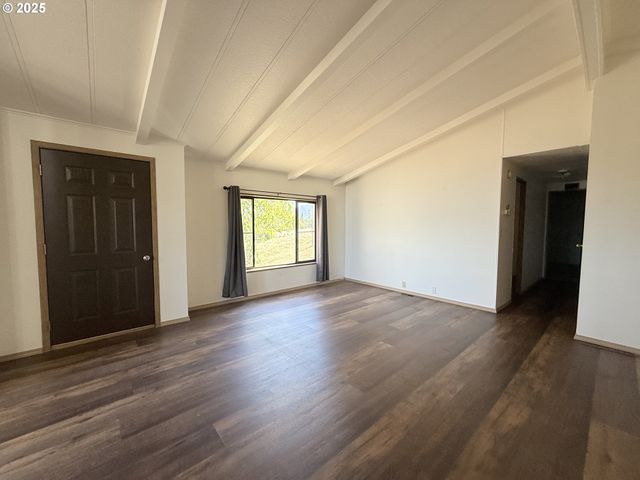 336 SCHUDEISKE Rd, Sutherlin, OR 97479