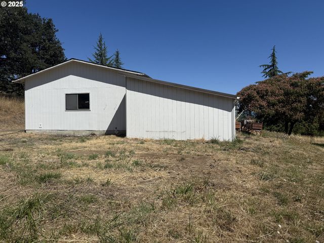 336 SCHUDEISKE Rd, Sutherlin, OR 97479