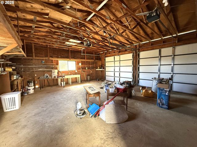 336 SCHUDEISKE Rd, Sutherlin, OR 97479