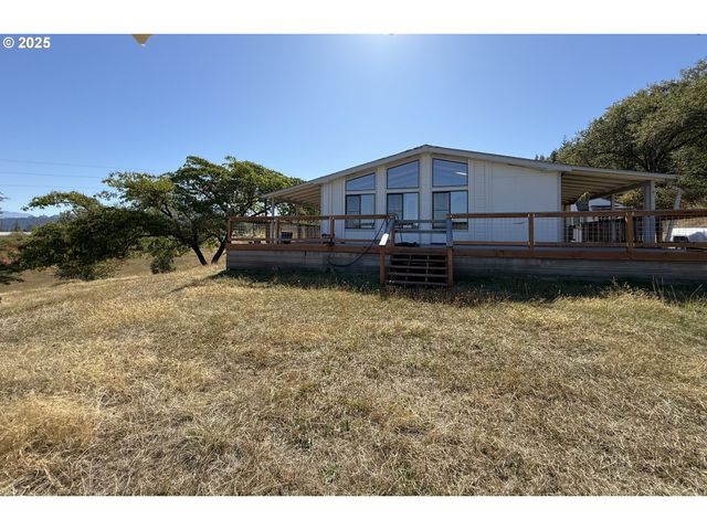 336 SCHUDEISKE Rd, Sutherlin, OR 97479