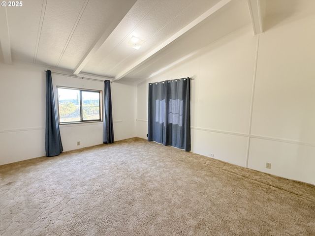 336 SCHUDEISKE Rd, Sutherlin, OR 97479