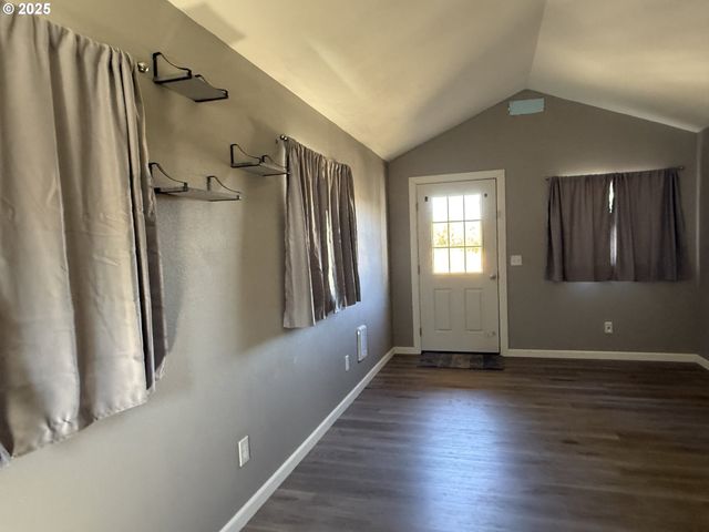 336 SCHUDEISKE Rd, Sutherlin, OR 97479