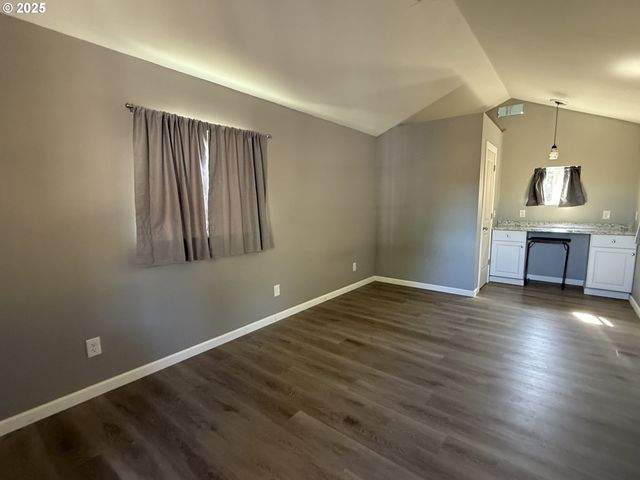 336 SCHUDEISKE Rd, Sutherlin, OR 97479