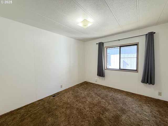 336 SCHUDEISKE Rd, Sutherlin, OR 97479