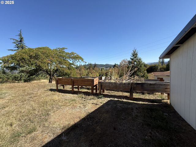 336 SCHUDEISKE Rd, Sutherlin, OR 97479