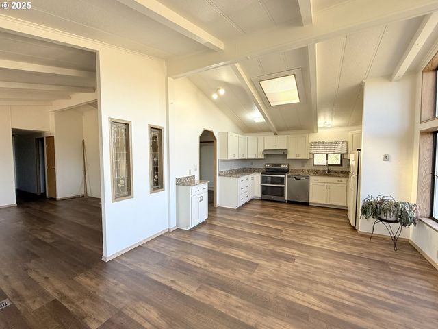 336 SCHUDEISKE Rd, Sutherlin, OR 97479