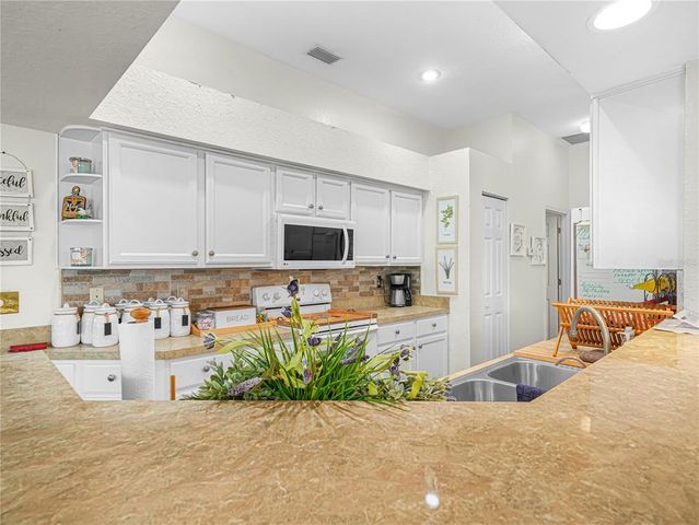 7148 HAZELTINE CIRCLE, Lakeland, FL 33810