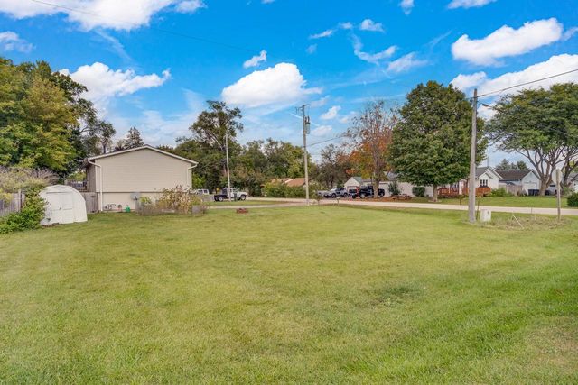 11510 270th AVENUE, Trevor, WI 53179