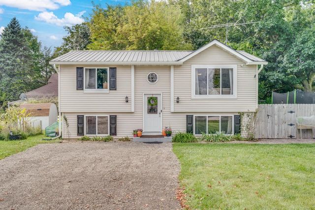 11510 270th AVENUE, Trevor, WI 53179