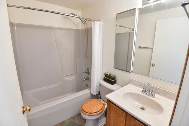 11510 270th AVENUE, Trevor, WI 53179