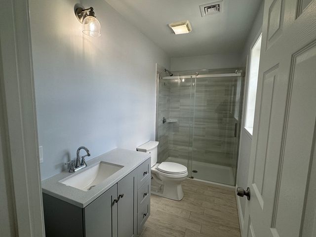 6 N Rocliffe St, Fall River, MA 02723