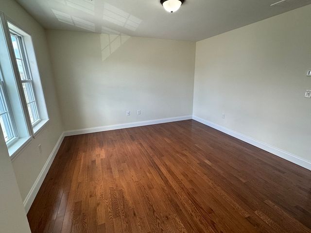 6 N Rocliffe St, Fall River, MA 02723