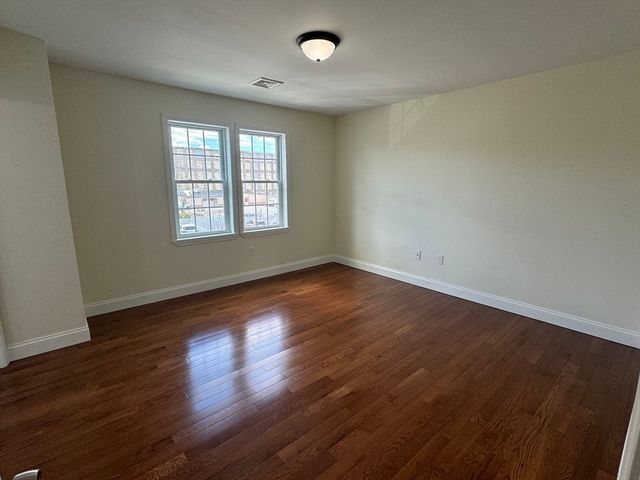 6 N Rocliffe St, Fall River, MA 02723