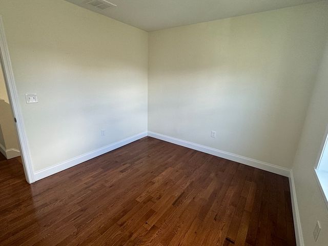 6 N Rocliffe St, Fall River, MA 02723