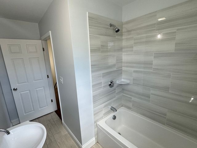 6 N Rocliffe St, Fall River, MA 02723