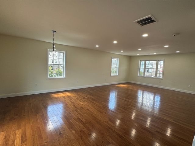 6 N Rocliffe St, Fall River, MA 02723