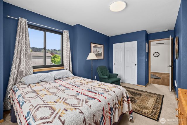 15902 65th Street Ct E, Sumner, WA 98390