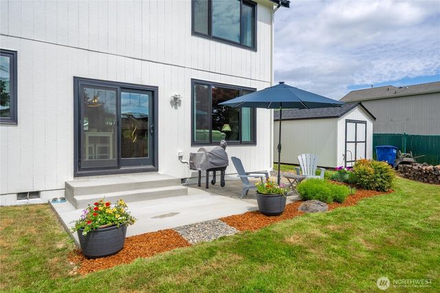 15902 65th Street Ct E, Sumner, WA 98390