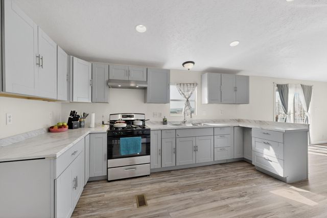 50 Calle Medio, Los Lunas, NM 87031