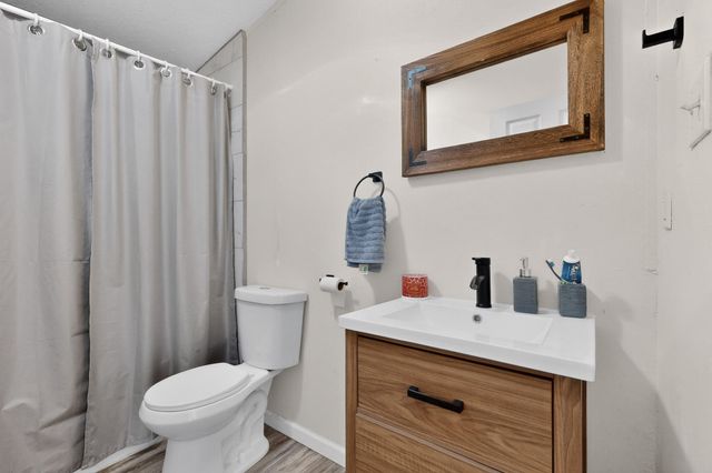 50 Calle Medio, Los Lunas, NM 87031