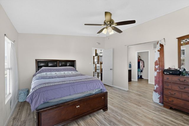 50 Calle Medio, Los Lunas, NM 87031