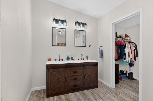 50 Calle Medio, Los Lunas, NM 87031