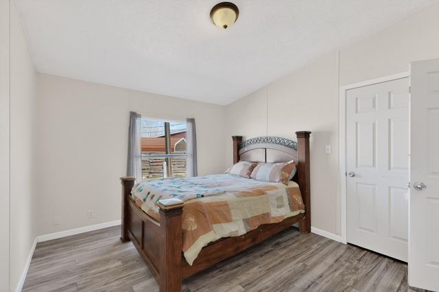 50 Calle Medio, Los Lunas, NM 87031