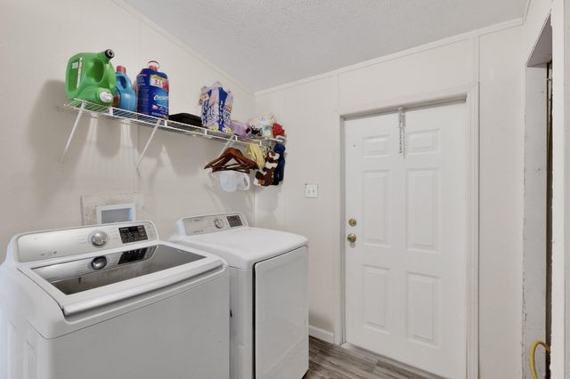 50 Calle Medio, Los Lunas, NM 87031