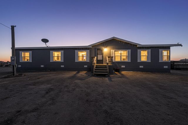 50 Calle Medio, Los Lunas, NM 87031