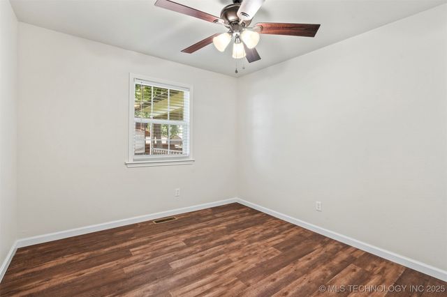 2106 Brenda Avenue, Tahlequah, OK 74464