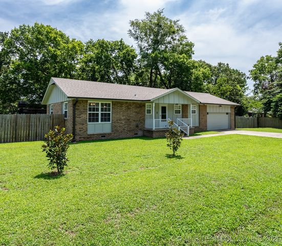 2106 Brenda Avenue, Tahlequah, OK 74464