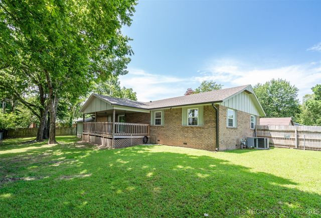 2106 Brenda Avenue, Tahlequah, OK 74464