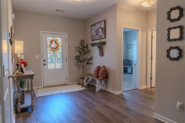 659 Park Pine Circle, Grantville, GA 30220