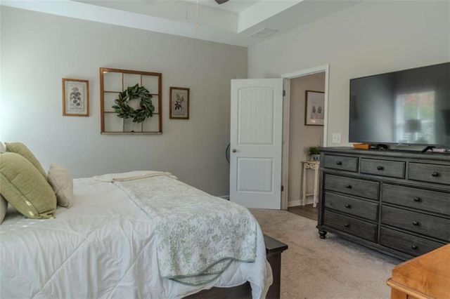 659 Park Pine Circle, Grantville, GA 30220