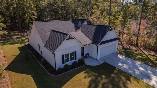 659 Park Pine Circle, Grantville, GA 30220